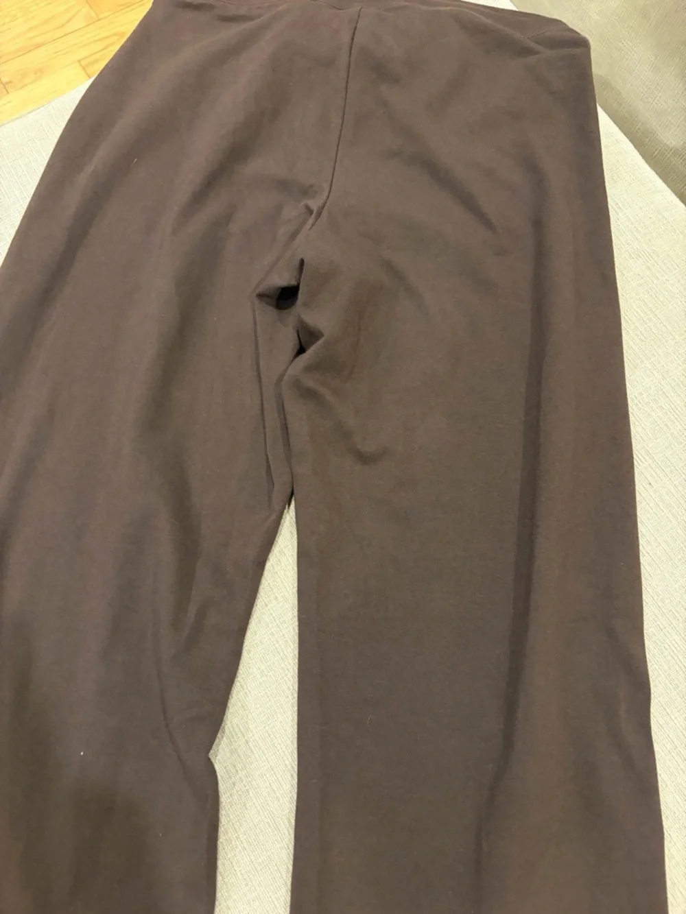 Aritzia Homestretch smooth vibe pant in brown size small NWOT - Picture 8 of 8